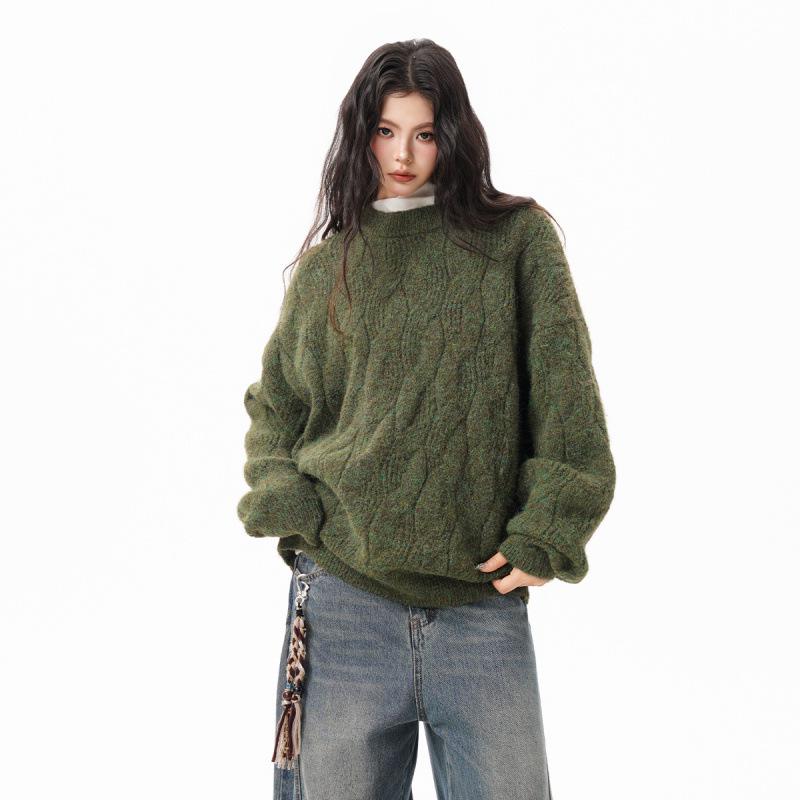 Men's Retro Cable Knit Sweater - Loose Fit, Round Neck, Autumn/Winter Pullover.