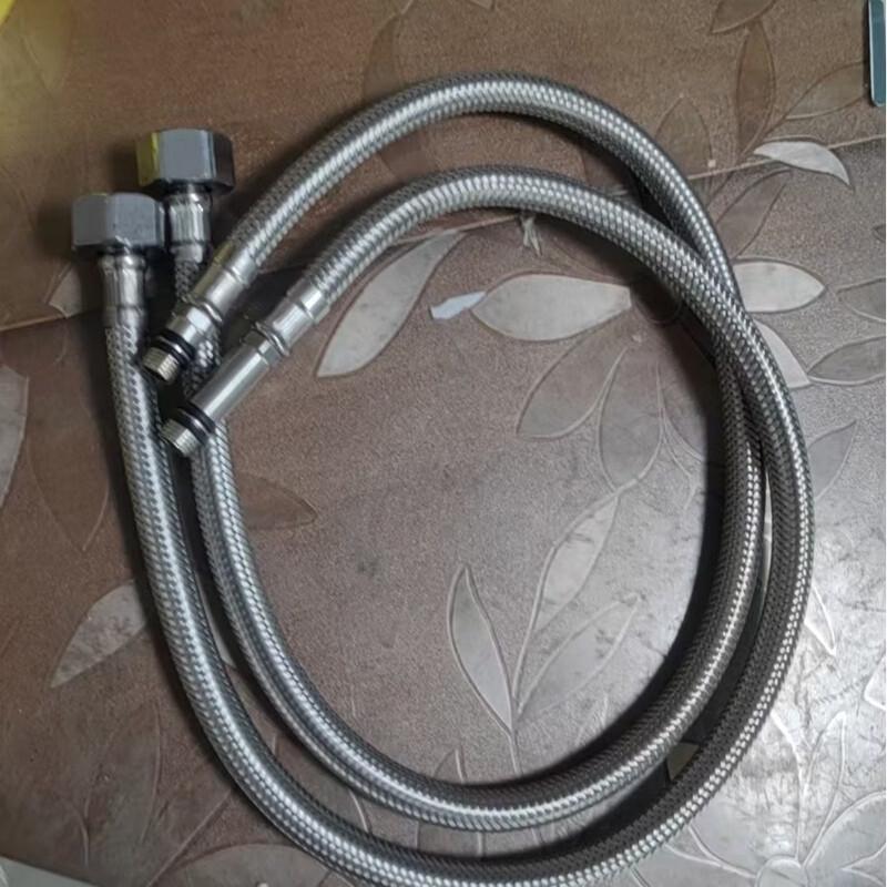 OEING Wall-Mounted Hot & Cold Basin Faucet