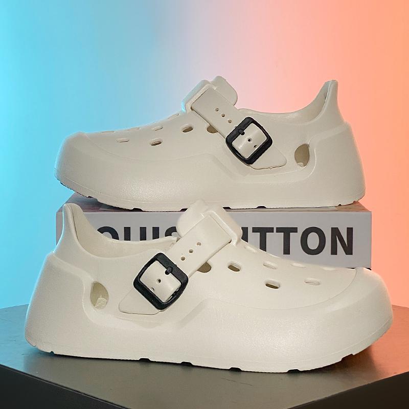 Fashion Couple Hot Sale Brand Clogs Men Sandals Casual Shoes EVA Lightweight Sandles Unisex Colorful Shoes for Summer Beach