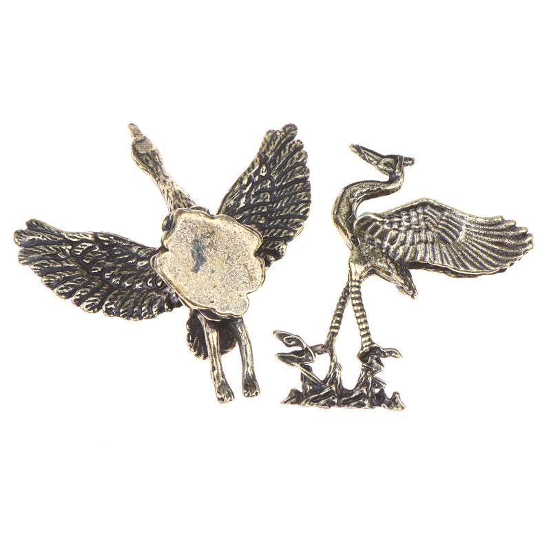 Elegant Brass Flying Crane Figurine Vintage Style Animal Home Decor Office Gift Detailed Feathers Comb Table Ornament Tea Pet