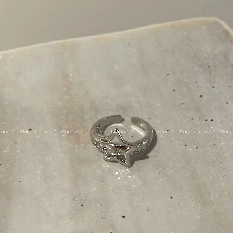 

Модное индивидуальное кольцо со звездой и луной для женщин с нишевым дизайном, легкое роскошное кольцо с высоким чувством, открывающееся на указательный палец холодным ветром