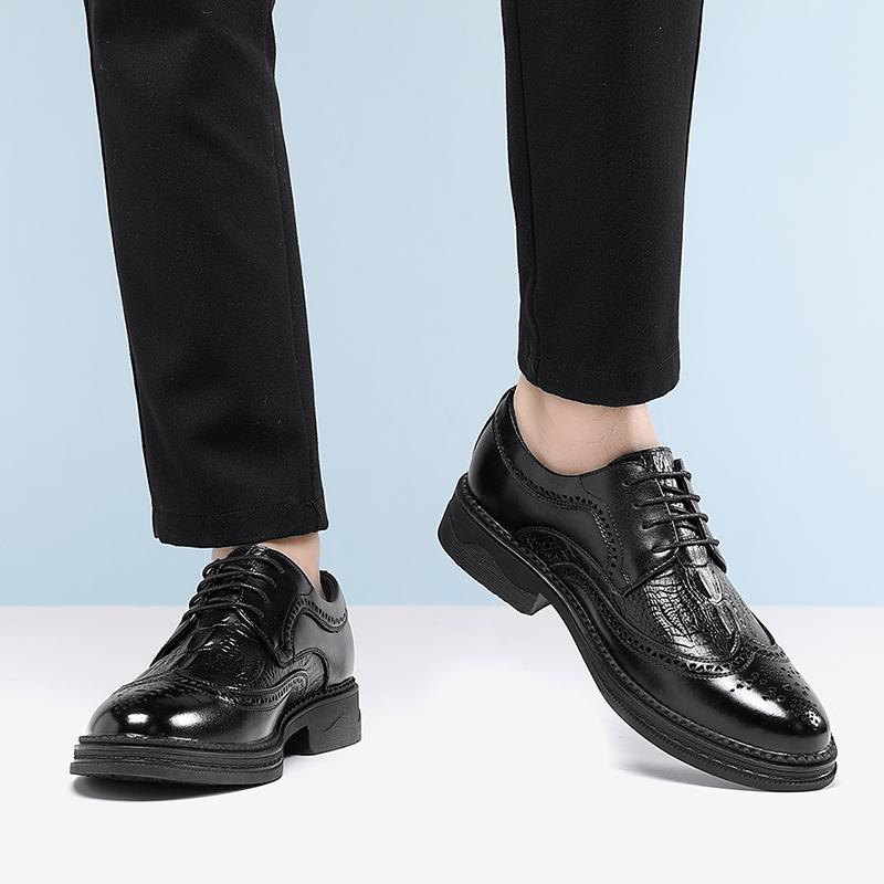 Nové klasické britské kožené boty s špičatou špičkou pro muže Oxfords Business Formal Pánské kožené boty Brogue Flats Pánské svatební boty