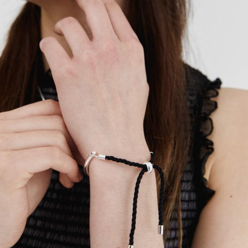 

MIDNIGHT MOMENT curve rope bangle - silver SILVER