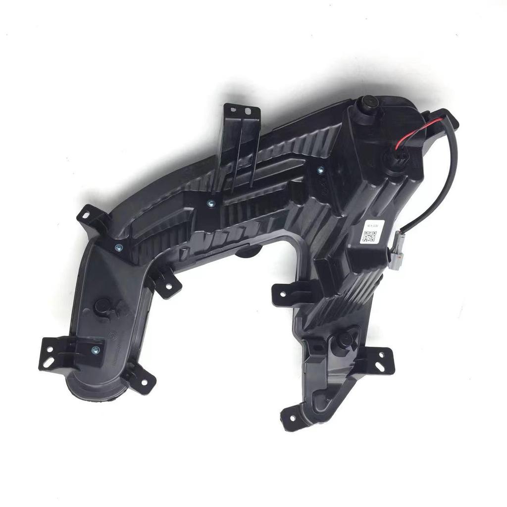 Compatible BAIC EU5 Rear Taillight Assembly: R500/R550 Taillight Cover, Rear Bumper Light, Fog Light, and Brake Light.