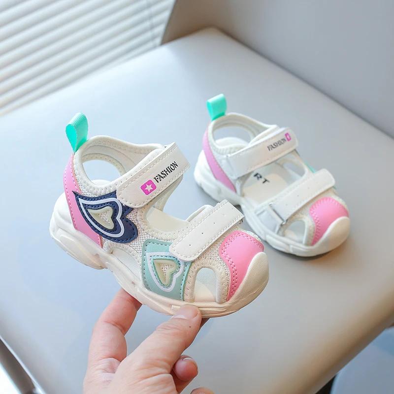 Girls Beach Shoes Fashion 2025 Summer Brand New Kids Sport Sandals with Double Hearts Classic Princess Sweet Casual Sandals Soft