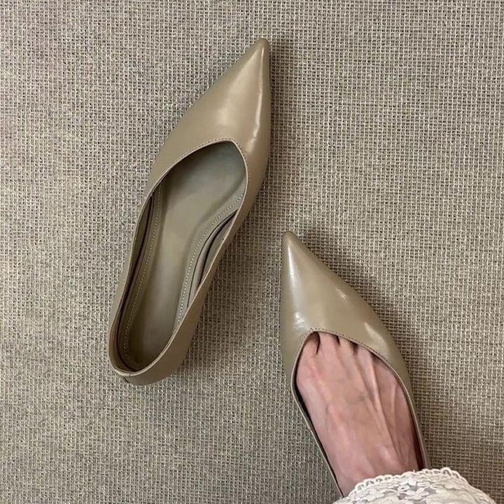 2025 new French minimalist versatile light mouth single shoes women's milk tea color pointed comfortable flat shoes work commuter shoes