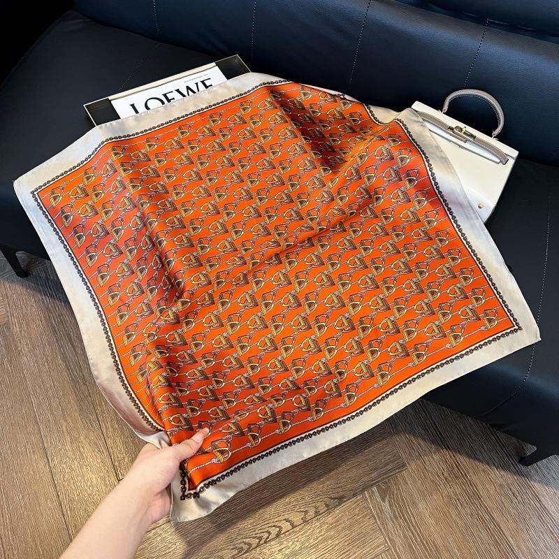 New silk scarf women's fashion versatile high-end small square scarf Korean version neck protection scarf spring and autumn retro scarf binding bag