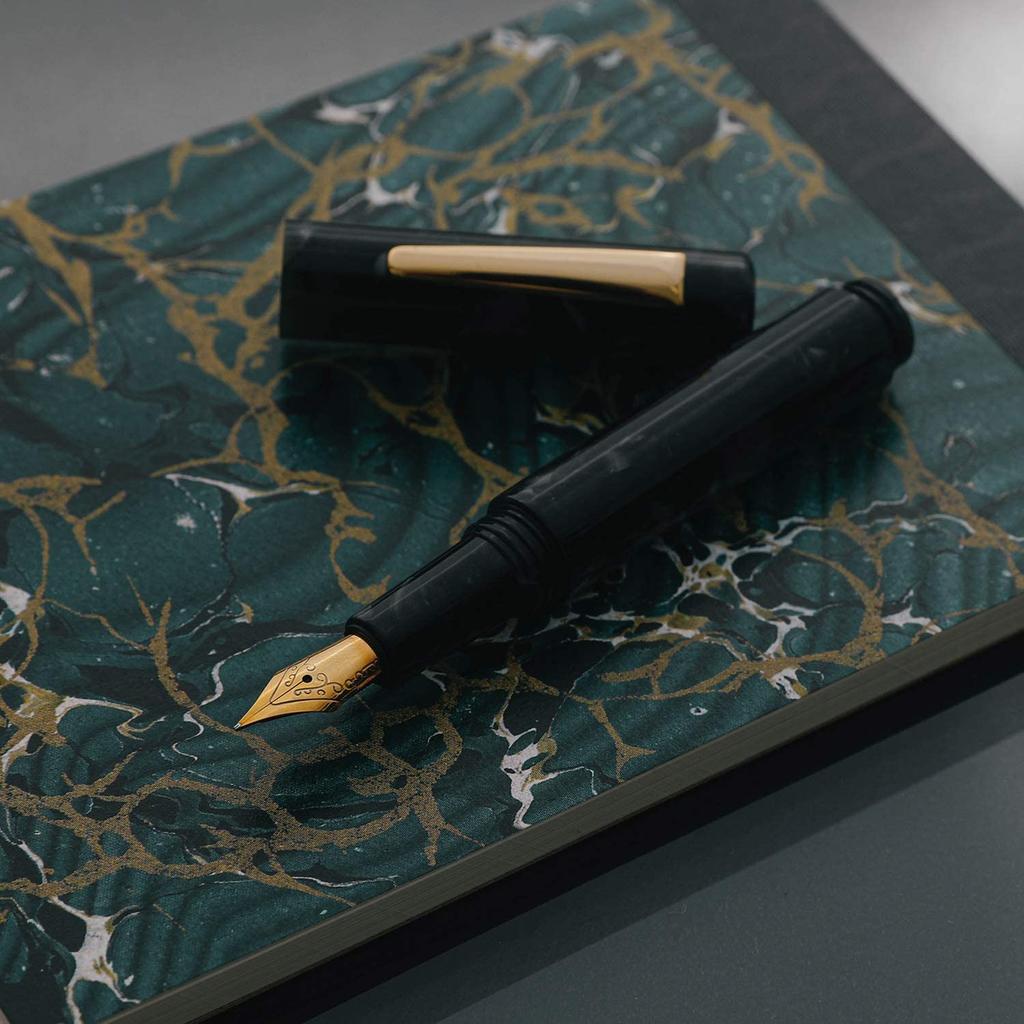 Attache Attache Marble Fountain Pen (Black)