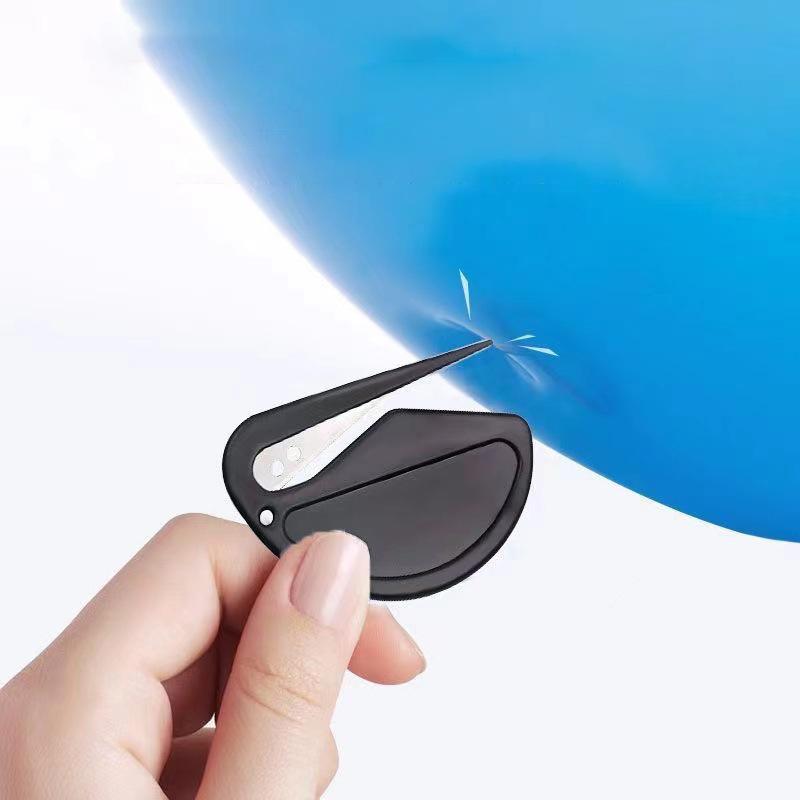 Pet Hair Detangler Dog Detangling Comb Cat Utensils Pet Detangler Hair Cleaning Grooming Comb Dog Shaving Razor