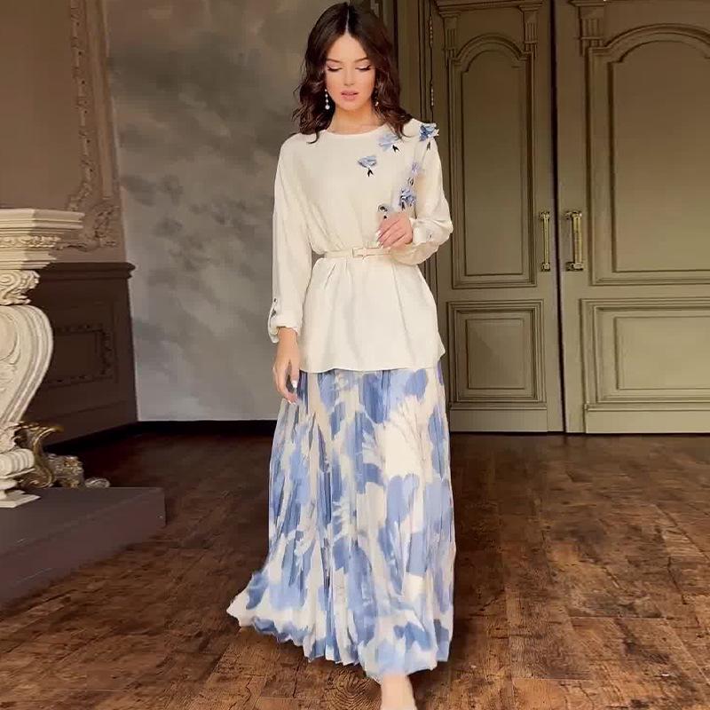 

Autumn 2024 Stylish Women s Round Neck Top and Printed Skirt Two-Piece Set XXXL світло-синій колір