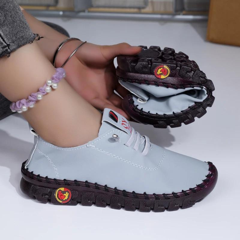 Women Sneakers 2025 New Lightweight Soft Sneakers Women Hand Sewing Thread Mom Shoes Comfortable Slip on Loafers Shoes for Women