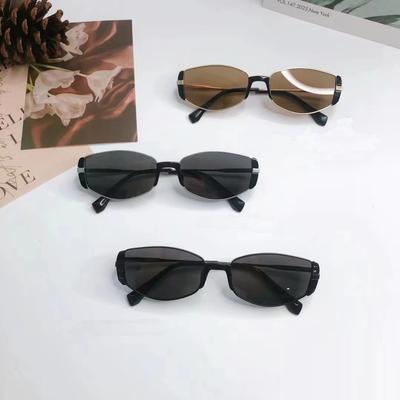24 Ochelari de soare retro la modă din metal, ramă ovală personalizată, ochelari mici maro, ochelari de stradă 8705
