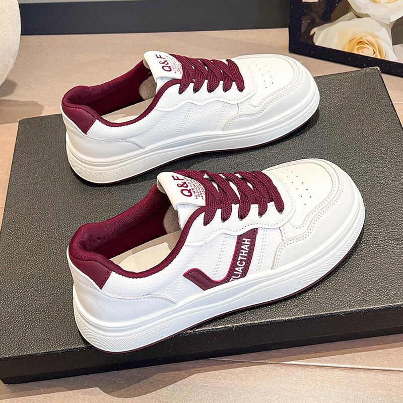 2025 autumn new versatile casual shoes show small, light and comfortable round head sports board shoes women's sports shoes