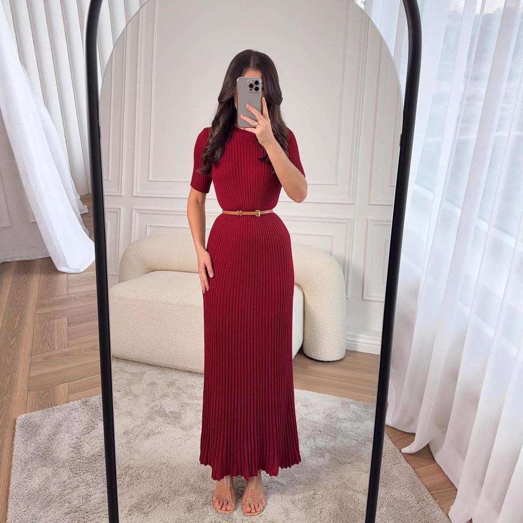 2025 Autumn Women's Elegant Knitted Short-Sleeve Long Dress