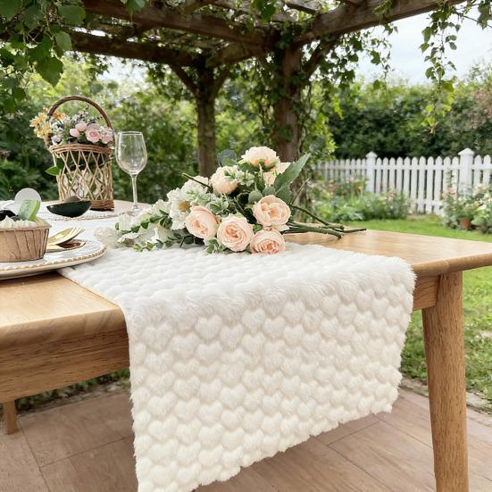 Table Runner Valentine Day Romantic 3D Heart Design Table Runner Simulated Rabbit Fur Valentine Day Decoration