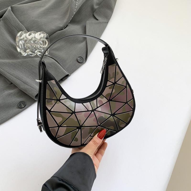 Chic Crescent Bag Retro Niche Shoulder Bag 2024 Summer Fashionable Pu Handbag зелёный