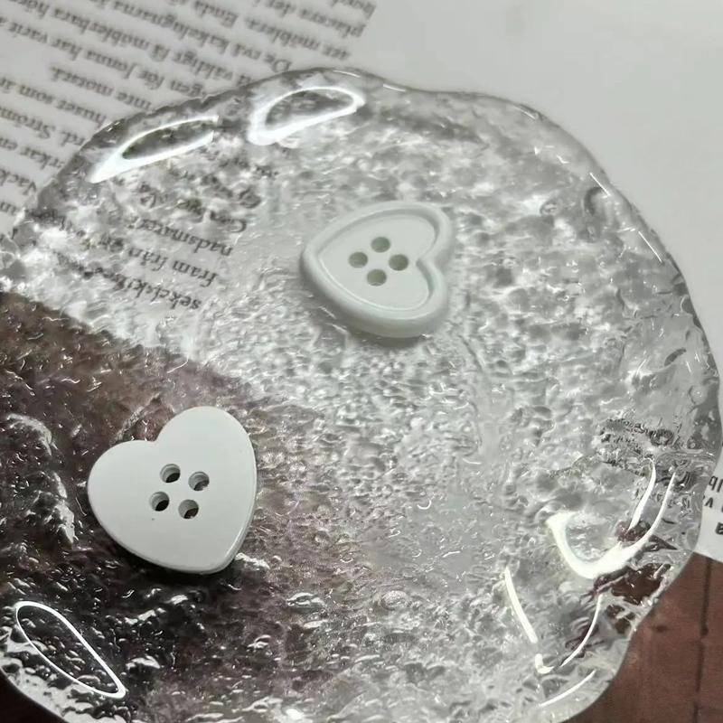 20pcs/lot 18mm Resin Button Heart Shape 4-Hole Plastic for Needlework Sewing Button for Clothing Diy Accessories Decorative