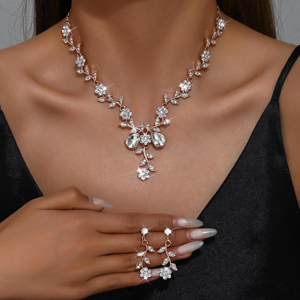 Elegant Rhinestone Floral Jewelry Set: European & American Bride Necklace & Earrings for High-End Parties
