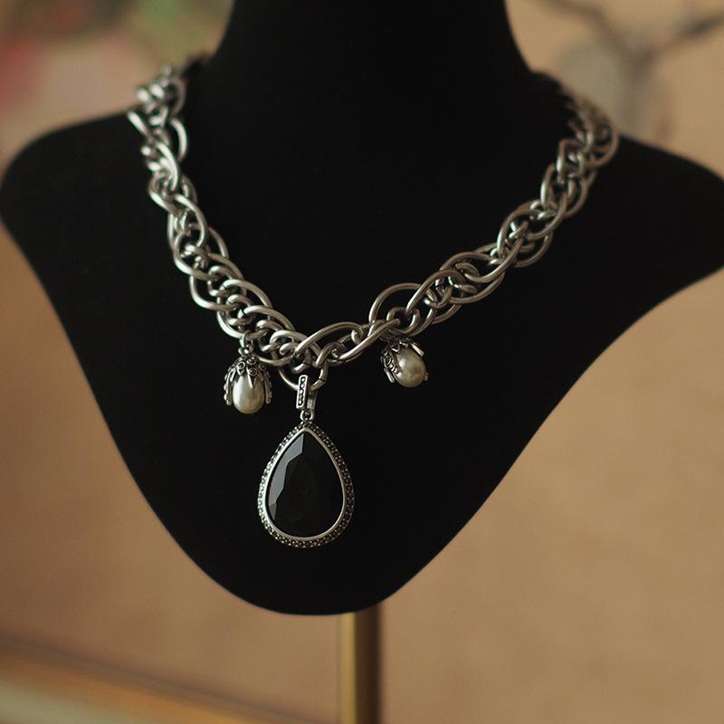 

Retro Niche Designer Punk McQueen Thick Chain Personalized Water Droplet Dark Necklace