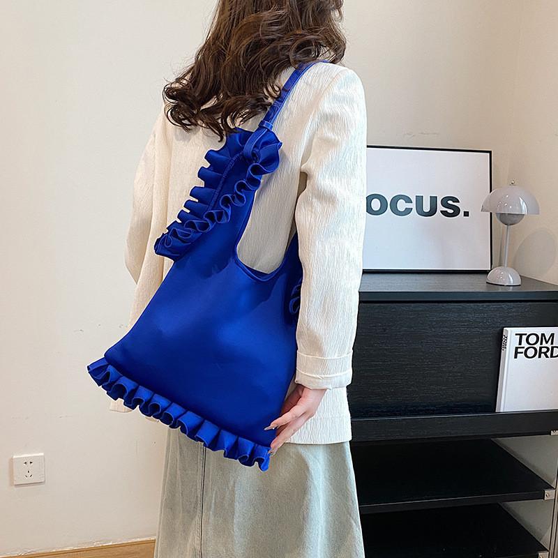 Trendy Street Style Bucket Bag With Polyester Material And Open Top For Commuting