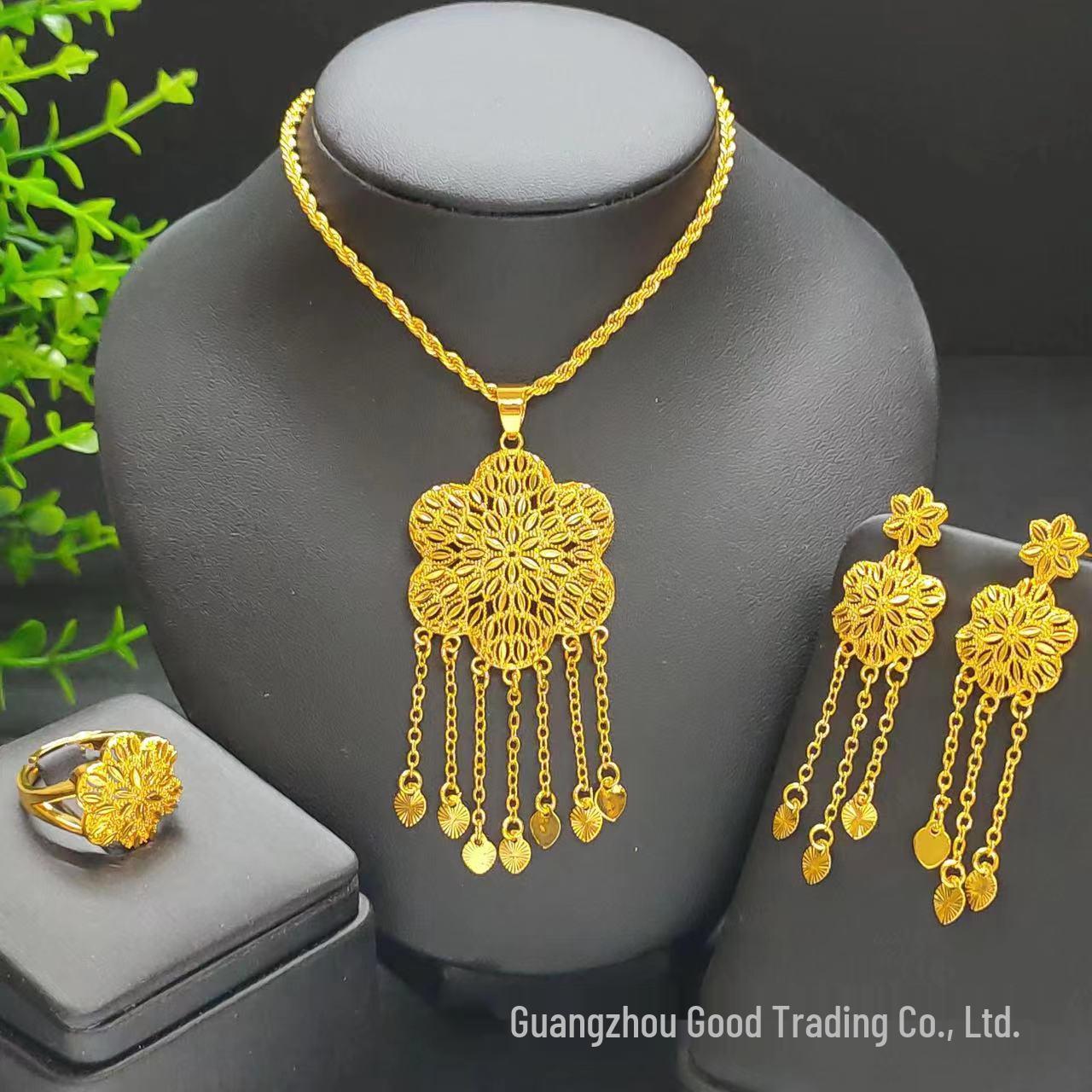 

Дубайский ювелирный набор с покрытием из 24-каратного золота: Серьги с кисточками и кольцо – Индийско-африканский свадебный стиль 24k Gold Plated