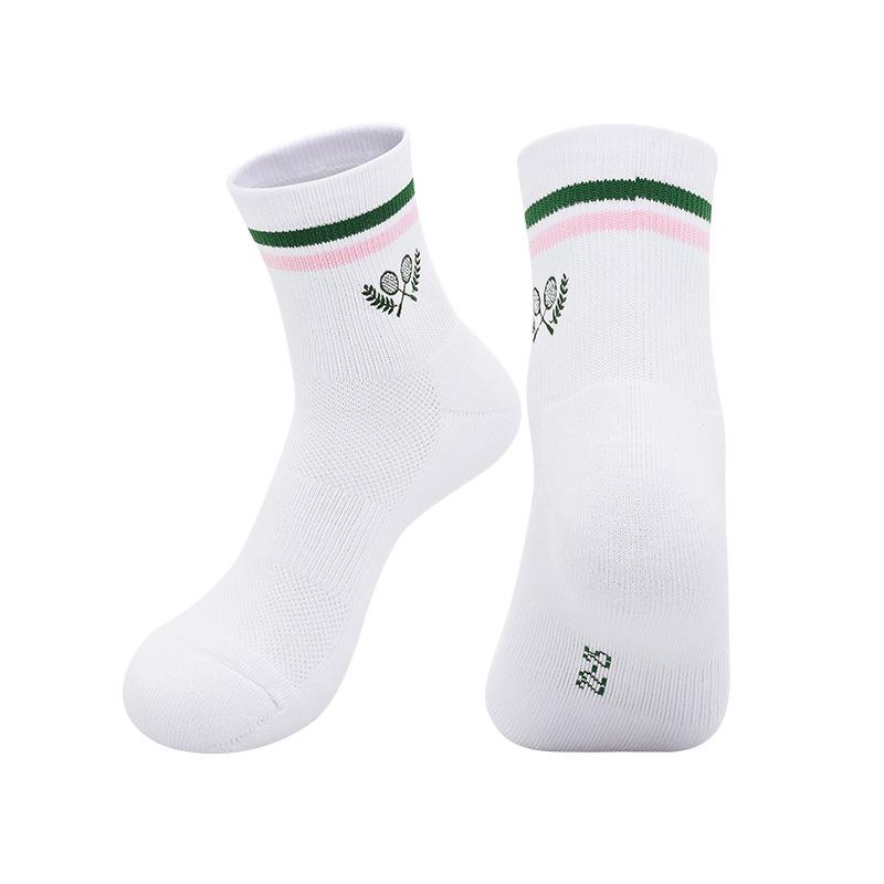 

Youth Non-Slip Mid-Calf Sports Socks for Basketball, Running, and Badminton - Sweat-Wicking Cotton Training Socks M (34-38 shoe size)