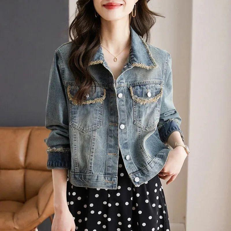 Chic Women's Vintage Denim Jacket with Loose Fit, Early Autumn Stylish Outerwear, Trendy Retro Short Coat