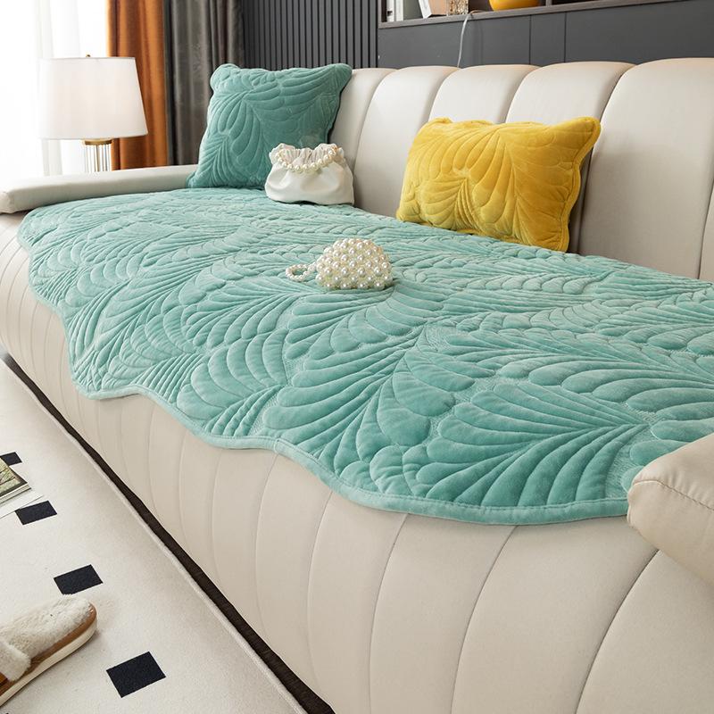 Special-Shaped Plantain Leaf Crystal Velvet Sofa Cushion Autumn And Winter  New Irregular Straight Leather Sofa Cover Towel Cross-Border