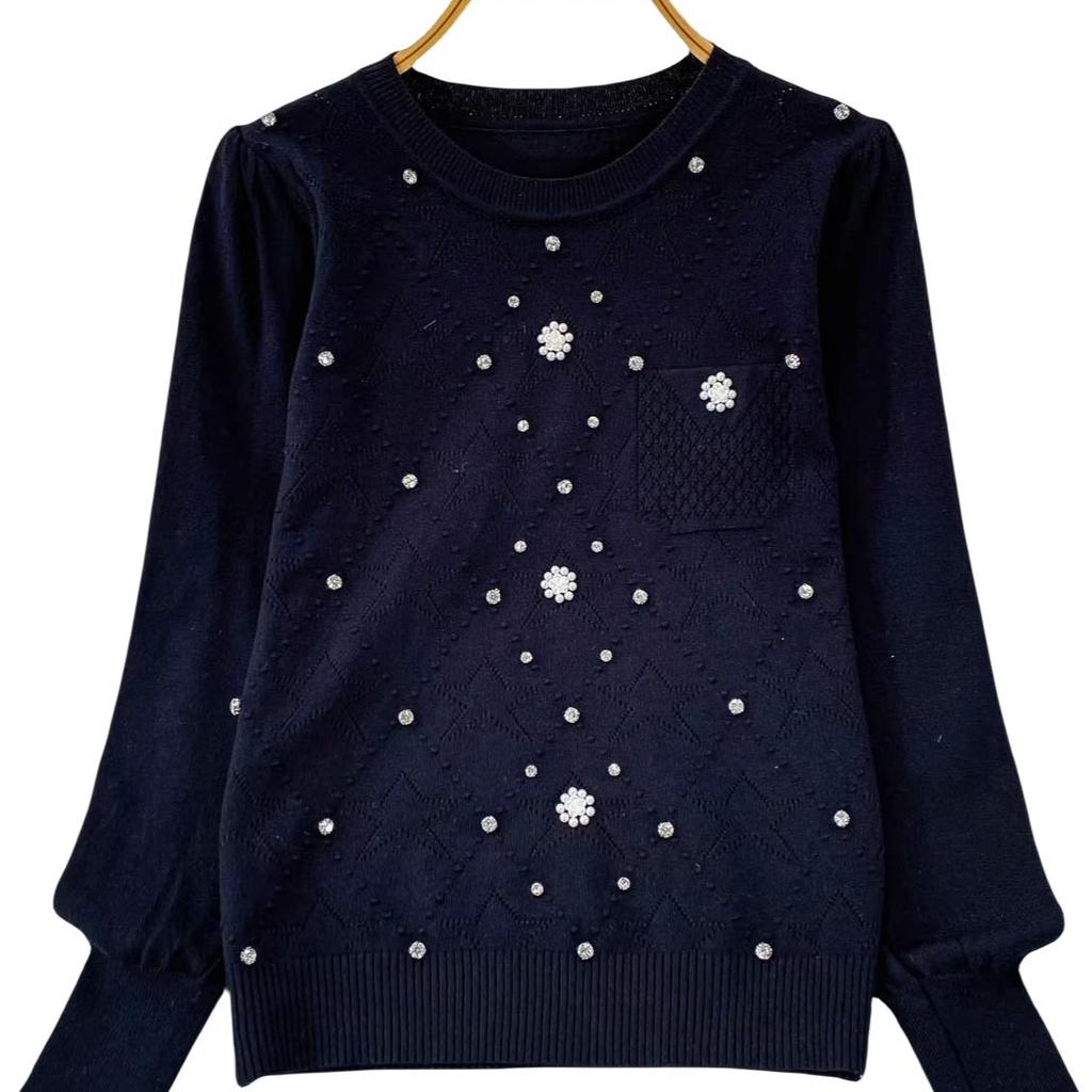 A Loose and Slimming Knitted Sweater for Women In Autumn and Winter, Featuring A High-end, Niche Beaded and Diamond-encrusted Top