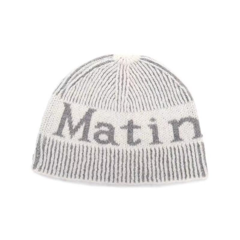 Женская осенне-зимняя вязаная шапка с буквой