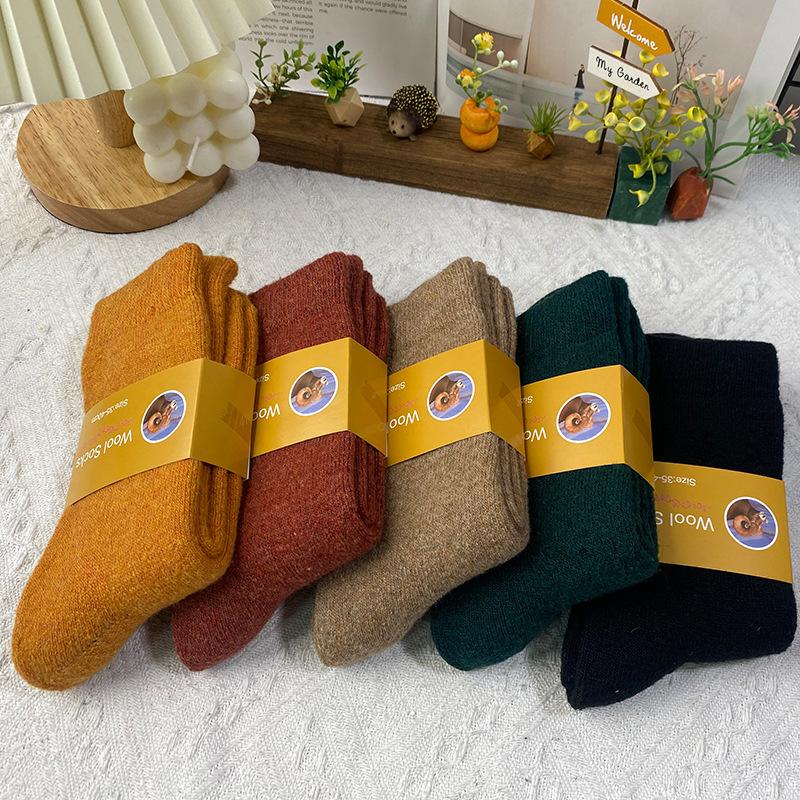 

Women s Winter Thick and Velvet Warm Wool Ring Long Tube Wool Socks 1 pair чорний