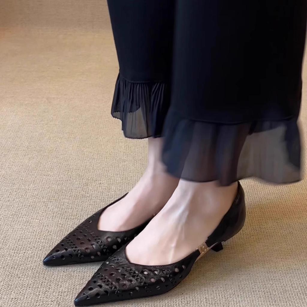 Pointed Temperament Breathable Sandals Women's Hole 2025 New Beautiful Hollow Shallow Mouth French Thin Heel Bag Head Single Shoes Women
