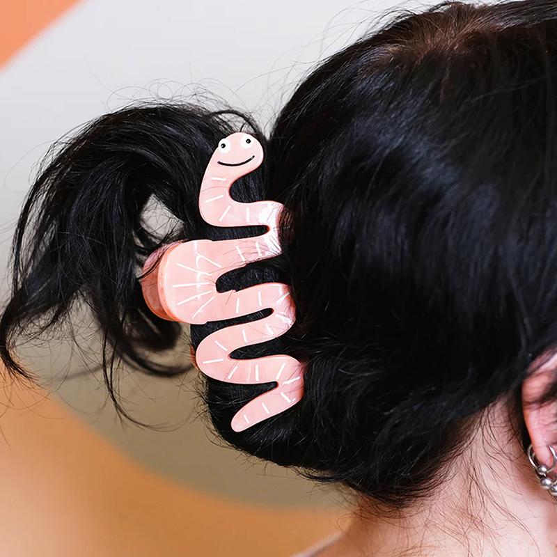 Fashionable Cute Insect Hair Claw Clip Women'S Shark Clip Personalised Plastic Pink Worm Hair Claw Clip For Women Girls Gift