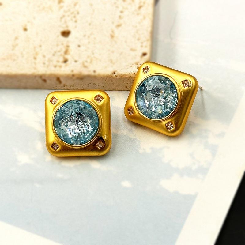 Retro Elegant Stud Earrings Medieval Matte Geometric Square Simple Earrings золотой