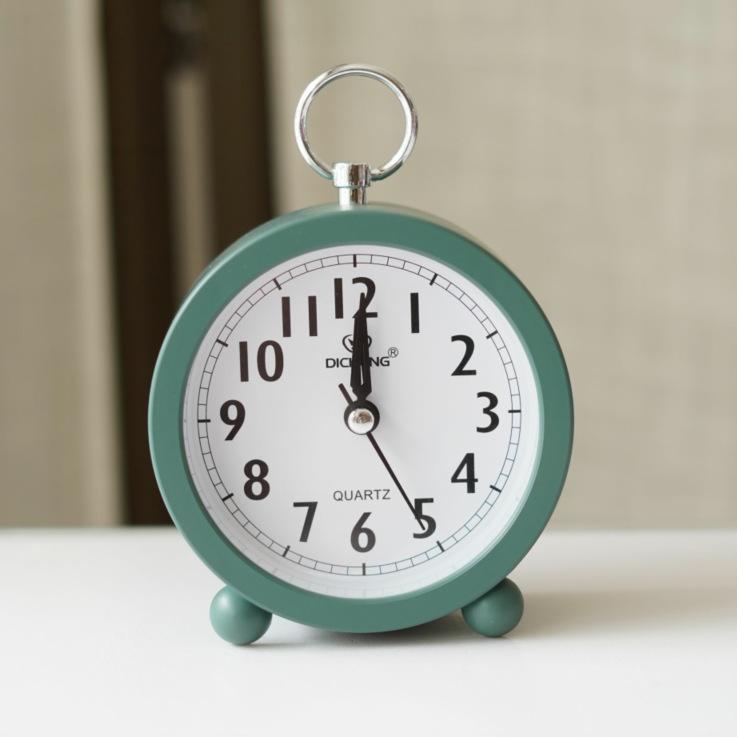 Creative Mute Cute Alarm Clock Student Simple Dormitory Desktop Bedside Bedroom Clock Children Alarm Clock