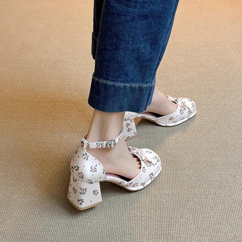 Mary Jane bag head sandals women's summer wear 2025 new French beautiful small heels thick heels not tired feet high heels