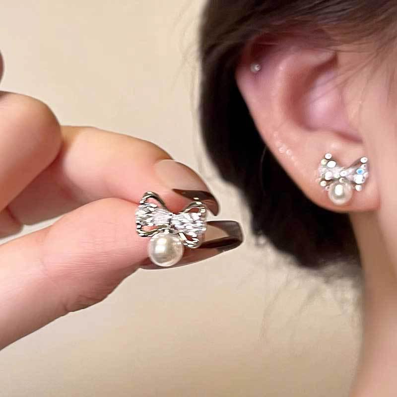 Koreanischer Stil Nicht-Piercing Ohrclip mit langem Quaste, Perlmutt Schmetterlings Design für Damen - High-End, Coole Mode.