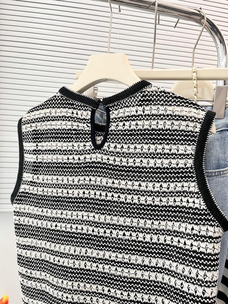 Korean Retro Hollow Sleeveless T-shirt with Tassel Hem - Summer 2024 Women's Western-Style Top