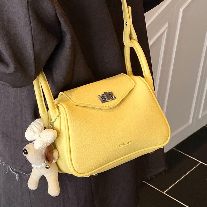 Spring Niche High-end Underarm Bag Women's 2025 New Fashion Lychee Pattern Versatile Commuter Messenger Pillow Bag