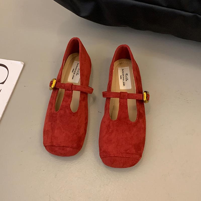 

Korean version of retro flat bottom square head single shoes women s 2025 autumn new flat bottom soft bottom soft surface shallow mouth Mary Jane wo 40 красный