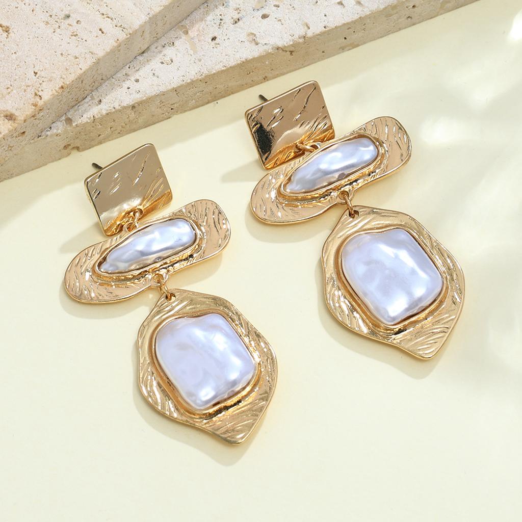 European and American Luxury Geometric Square Irregular Necklace Earrings Women's Trend Special-shaped Pearl Set