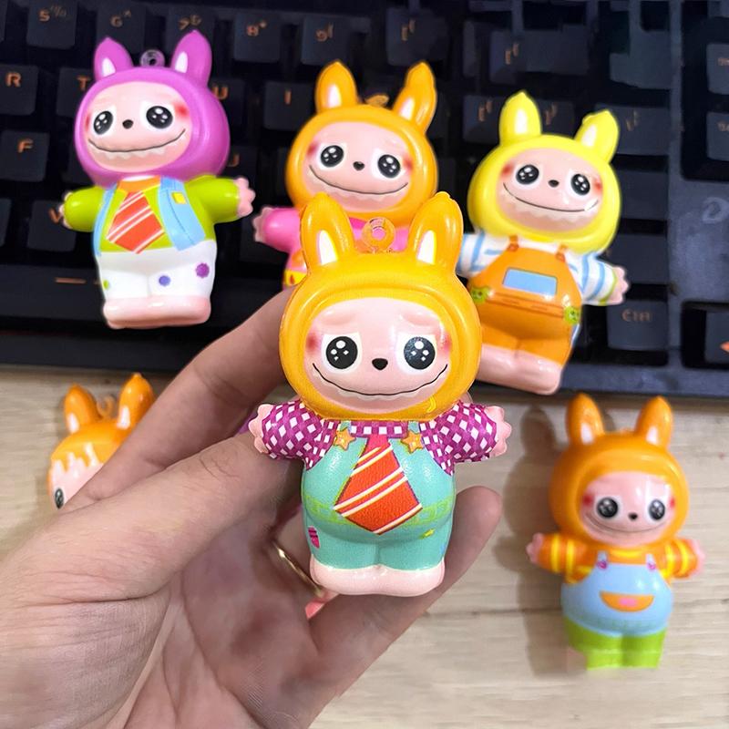 7.5Cm Søt Tegneseriefigur Labubu Myk Dukke Pu Sakte Tilbakesprett Nøkkelringtilbehør Dekompresjonsleke Barnas Gave