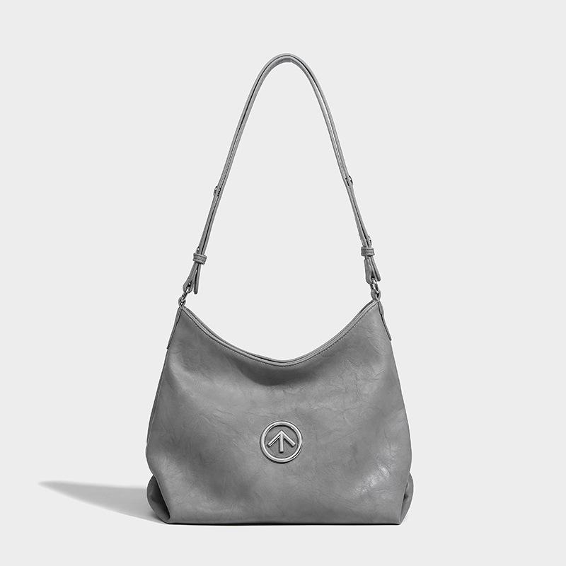 

Tote large capacity single shoulder armpit women spring and summer 2024 new commuter fashion versatile arrow messenger bag
