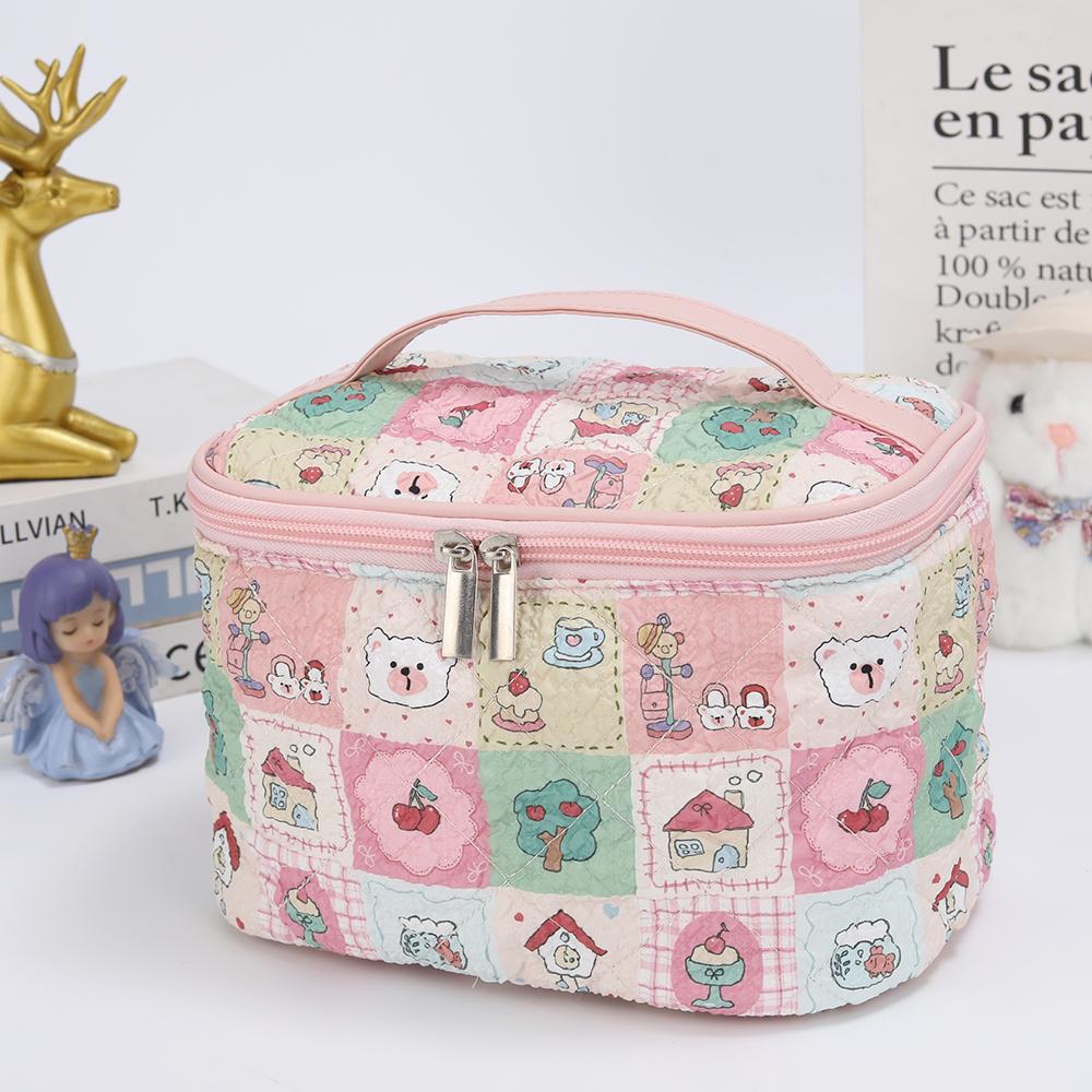 Sweet Makeup Bag, Cute New Checkered Cat Portable Partitioned Storage, Large Capacity for Travel and Hand-carry Toiletries