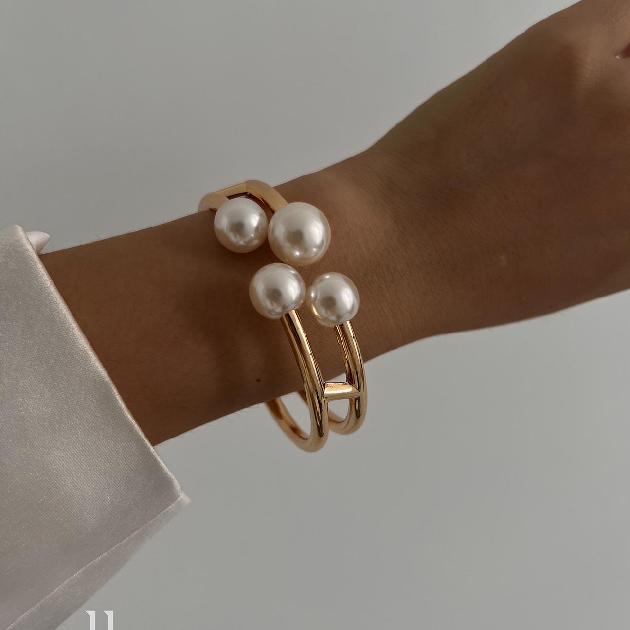 

SHIXIN Elegant Inlaid Rhinestone Imitation Pearl Open Spring Bangle for Women Vintage Gold Color Wide Cuff Bracelet Jewelry Gift