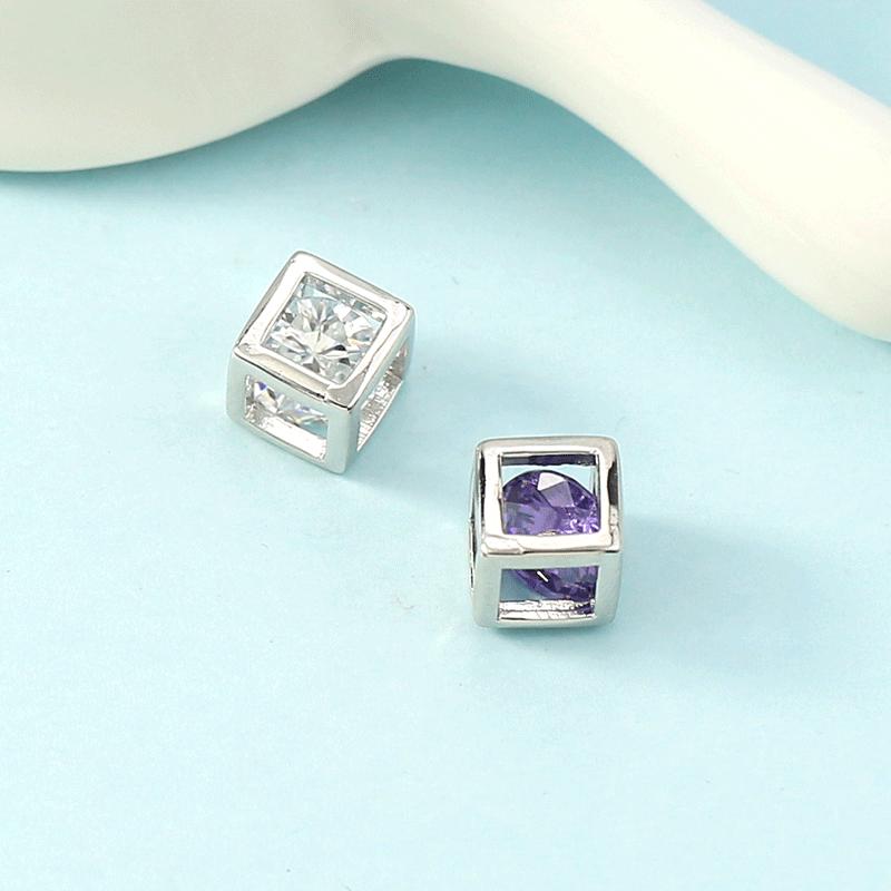 

Любовь Магический Кубик Бриллиантовое Серебряное Ожерелье с Кристаллом Циркона AAA и Подвеской в Стиле Звезды White Cube Pendant (No Necklace)