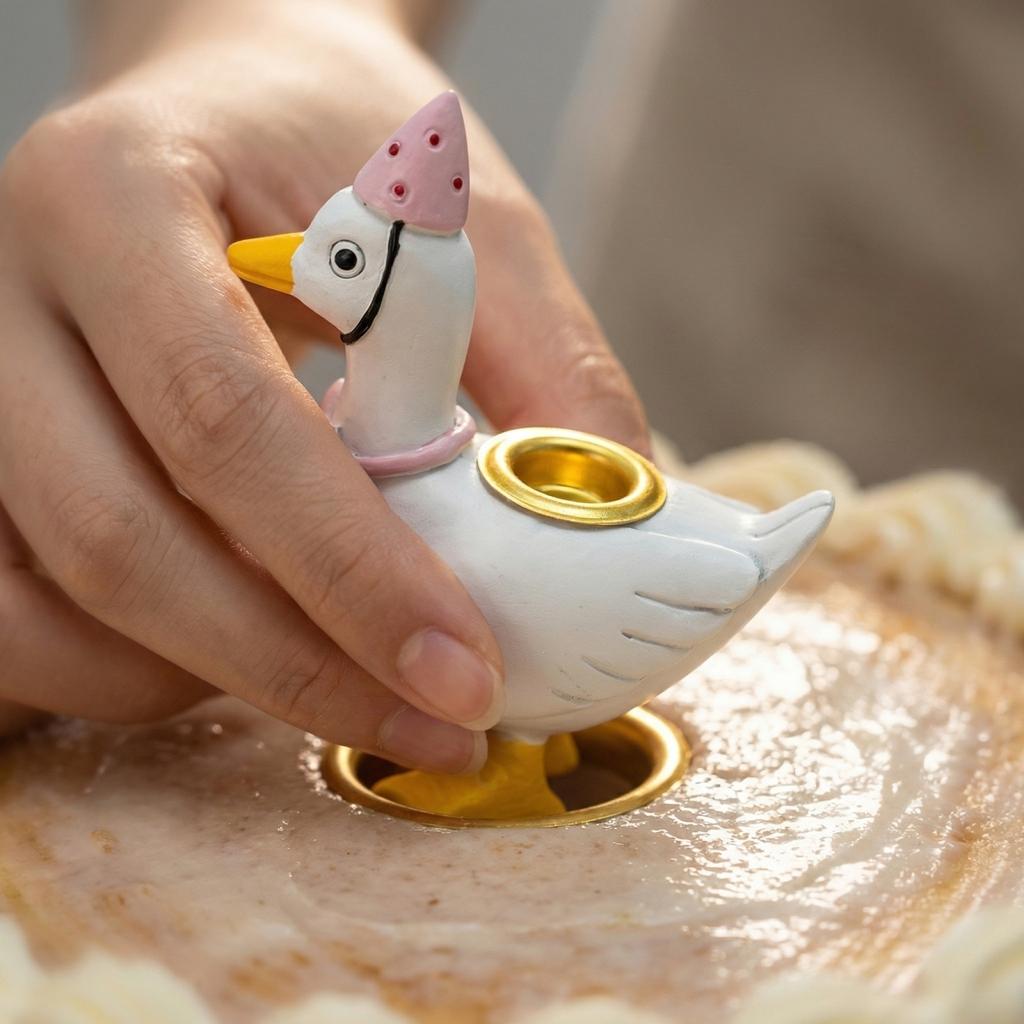 Cake Candle Holder, Birthday Party Supplies, Cute Decorating Stand, Candlestick, Suitable For Celebrations.Candle Hole Diameter: 1.2cm/0.4in