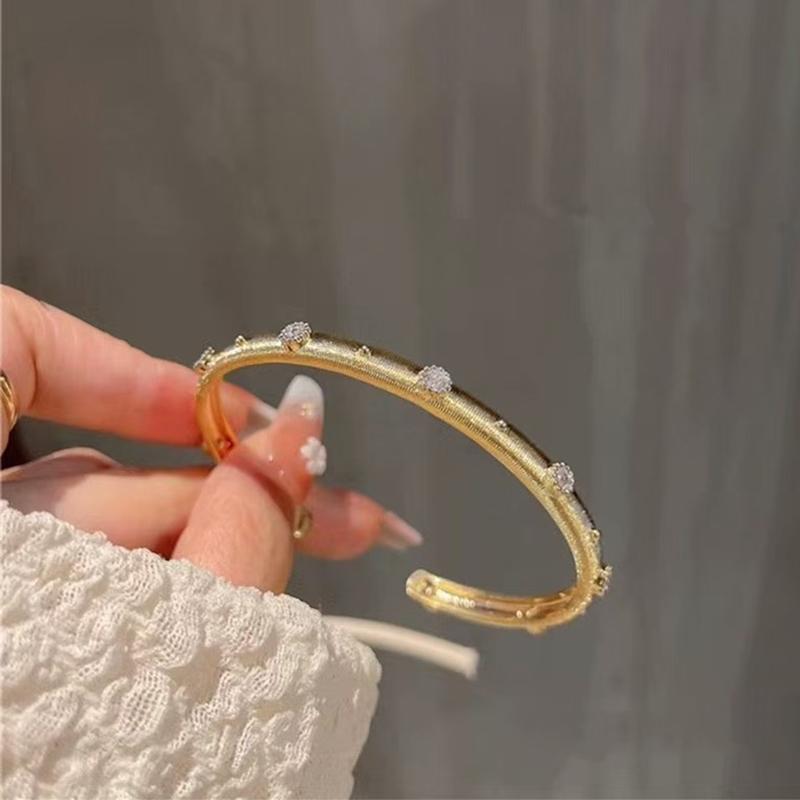 Brățară Hot court Buchelas cu deschidere, stil retro italian vânt rece, senzație de înaltă calitate, temperament, minoritară, dulce, cool, brățară fată