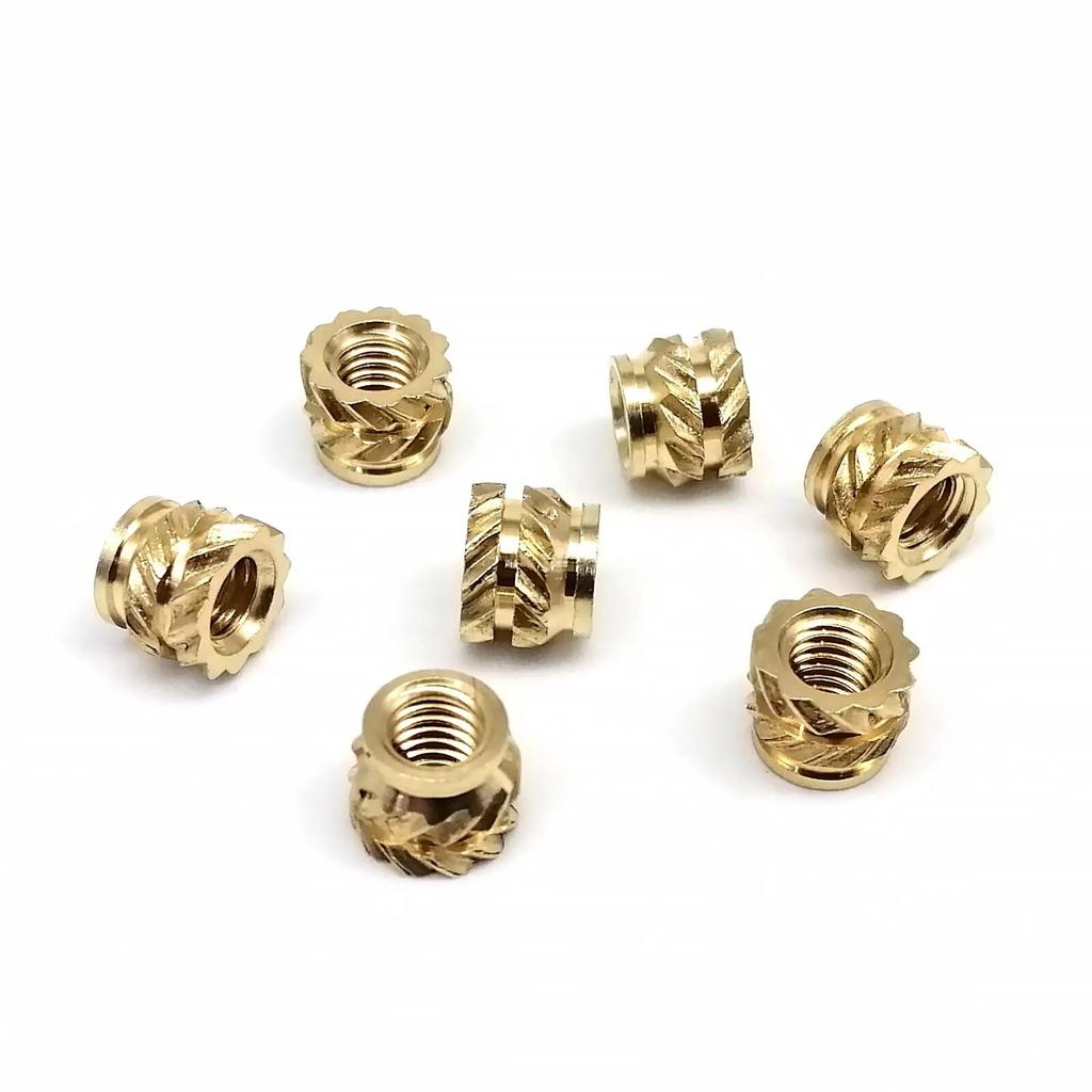 50/100 pezzi M1.6 M2 M2.5 M3 M4 Dado a Inserimento Solido in Ottone Rame per Stampaggio a Iniezione a Caldo/Fusione a Caldo Filettatura Doppia Twill Zigrinata