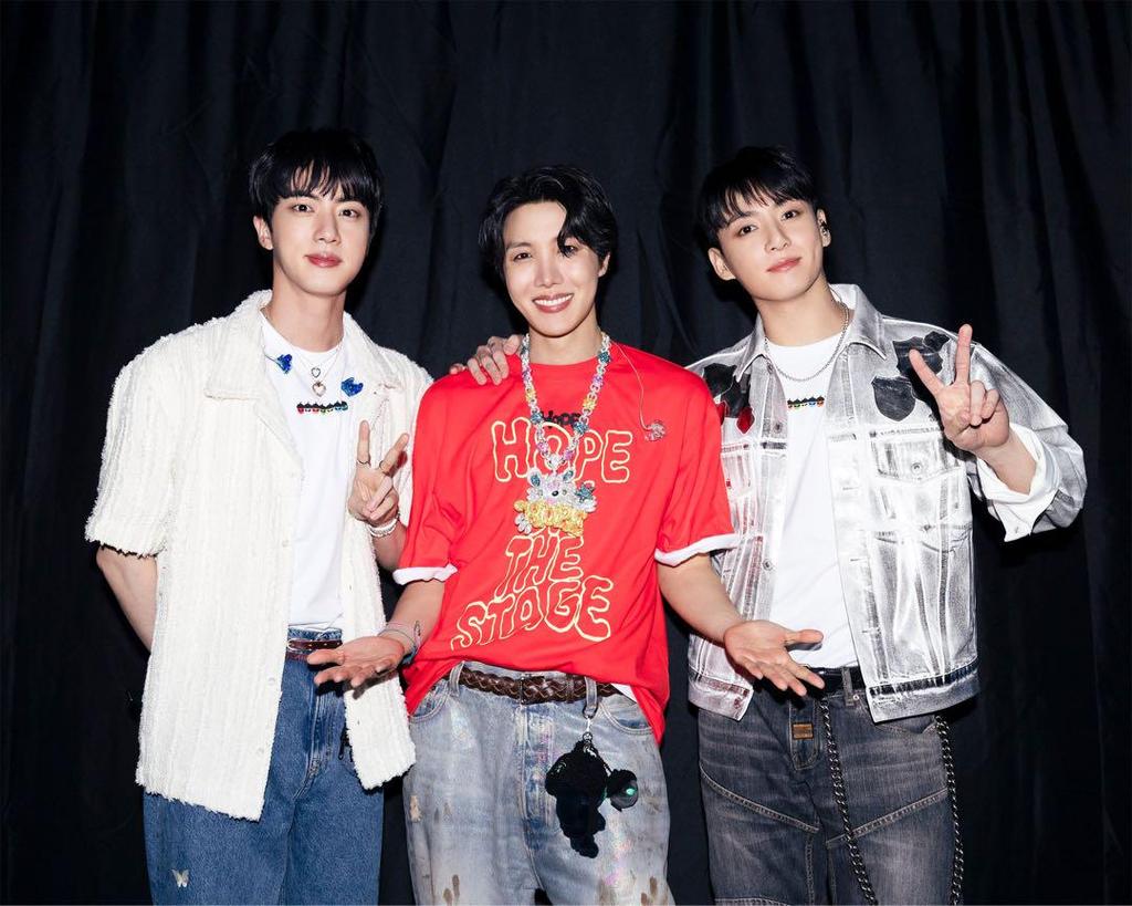 [USED] BTS J-hope HOPE ON THE STAGE_FINAL T-shirt